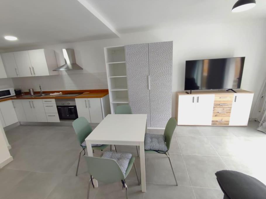 Apartament Near The Ocean In Playa San Juan Exterior photo